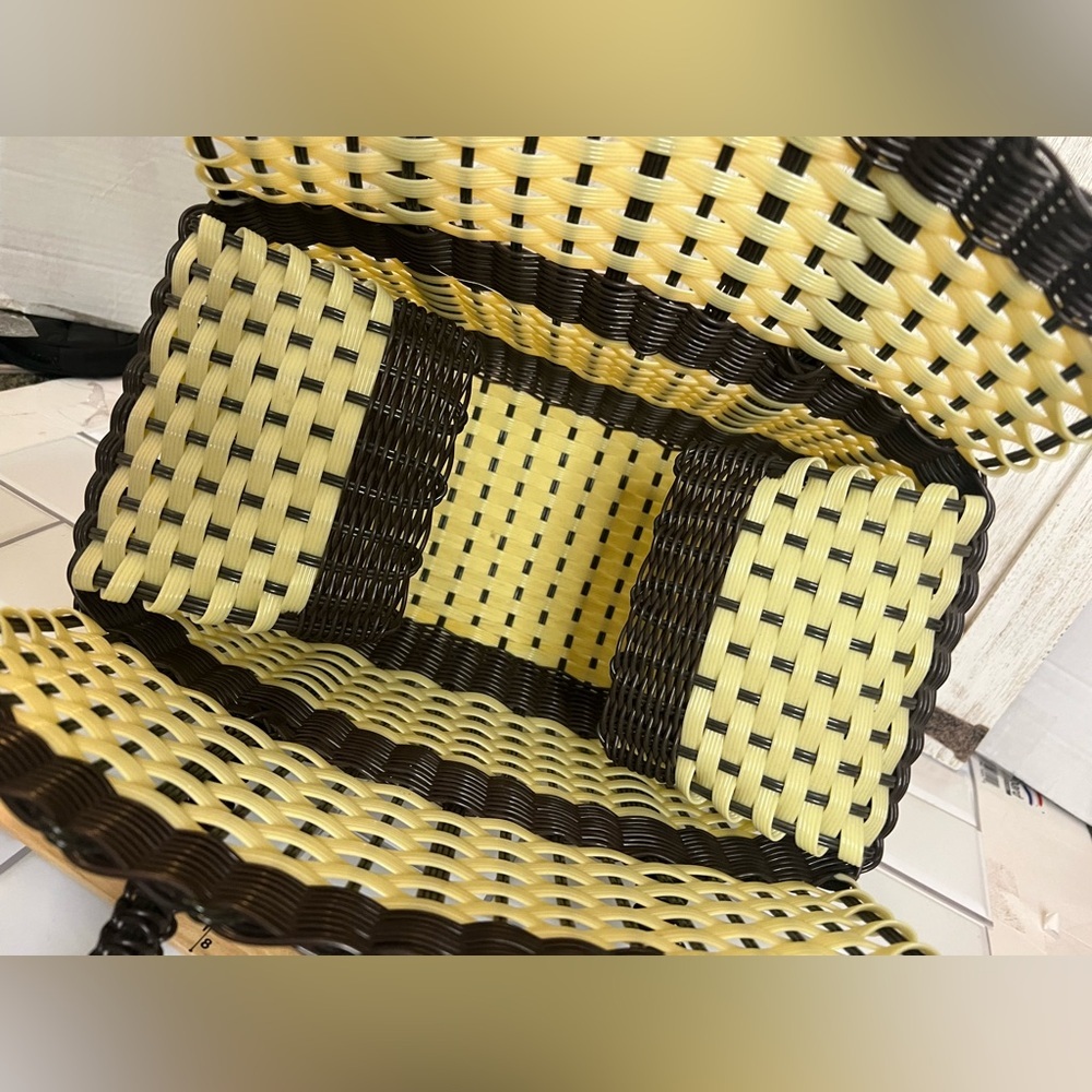 Elegant Two-Tone plastic Woven Tote Bag - Picture 5 of 6